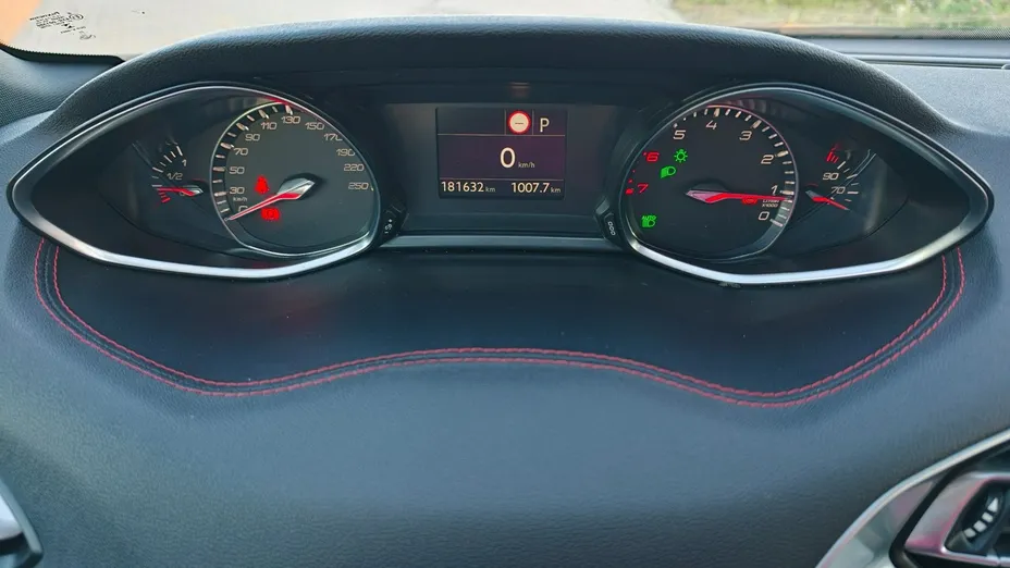 PEUGEOT 308 -