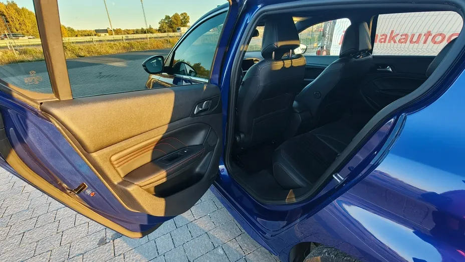 PEUGEOT 308 -