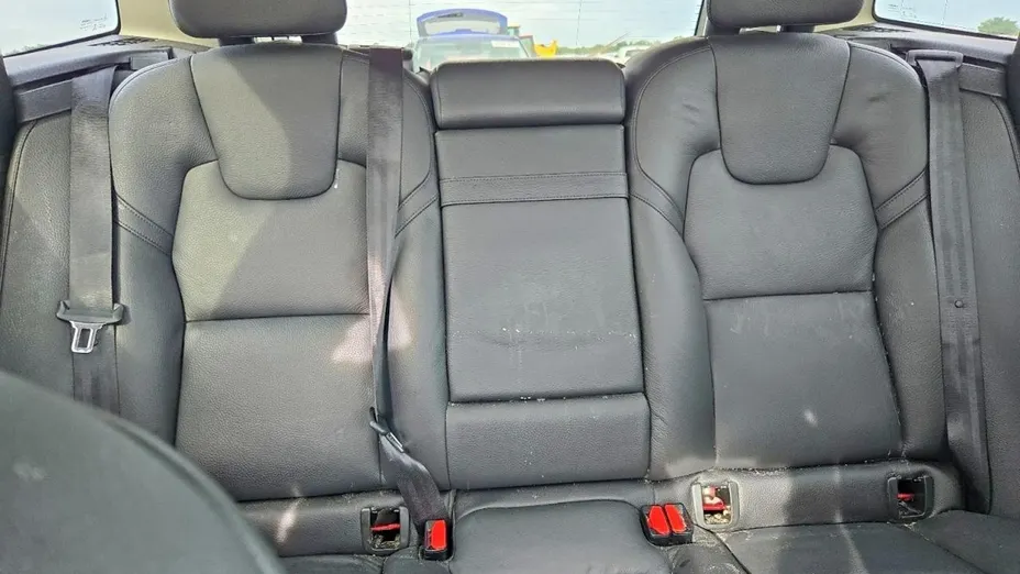 VOLVO XC60 -