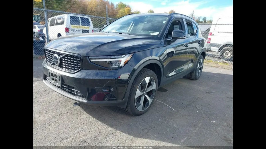VOLVO XC40 -
