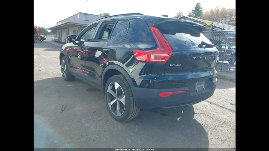 VOLVO XC40 -