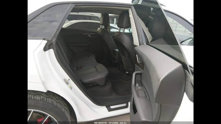 AUDI Q8 -