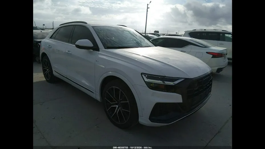 AUDI Q8 -