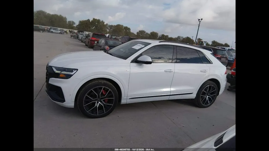 AUDI Q8 -
