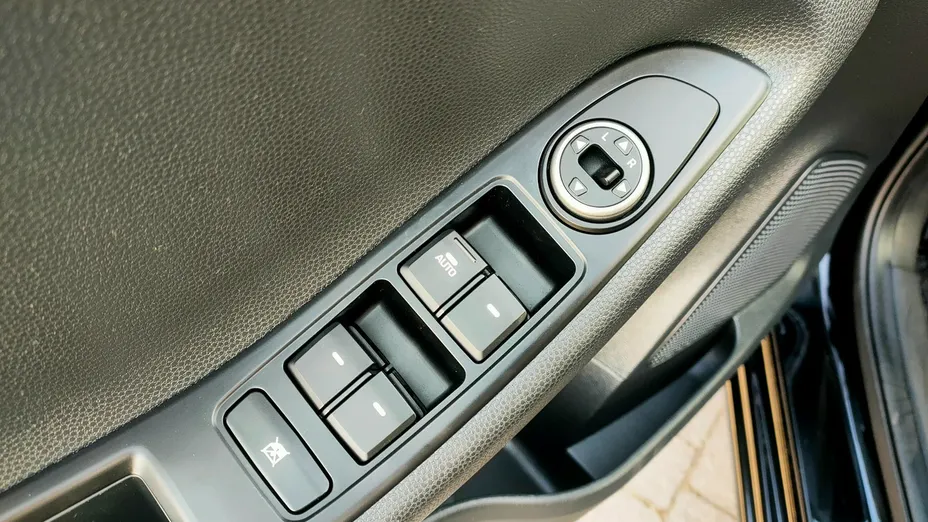 HYUNDAI i20 -