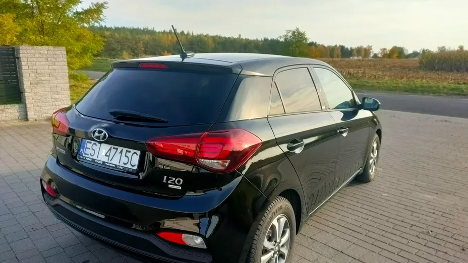 HYUNDAI i20 -