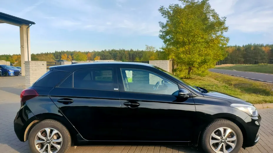 HYUNDAI i20 -