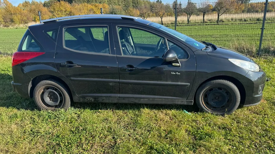 PEUGEOT 207 -