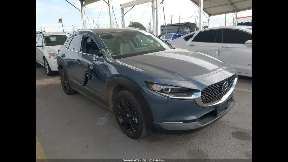 MAZDA CX-30 -