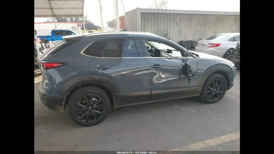 MAZDA CX-30 -
