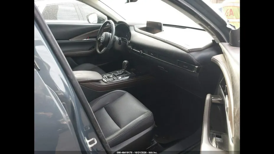 MAZDA CX-30 -