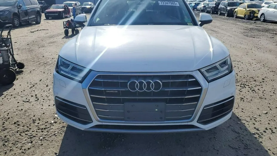 AUDI Q5 -