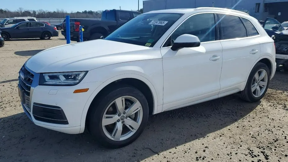 AUDI Q5 -