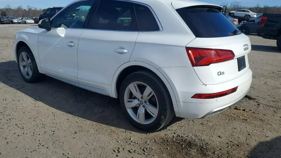 AUDI Q5 -