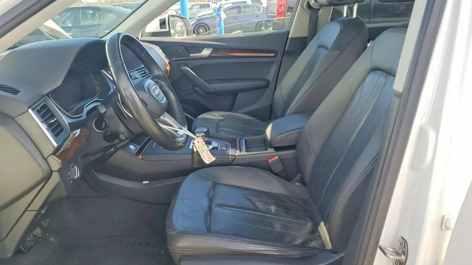 AUDI Q5 -
