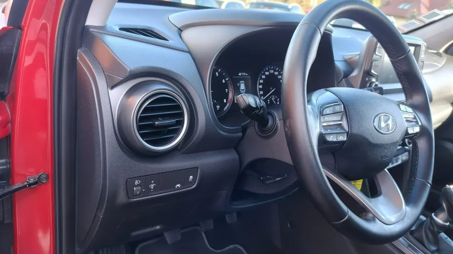 HYUNDAI Kona -