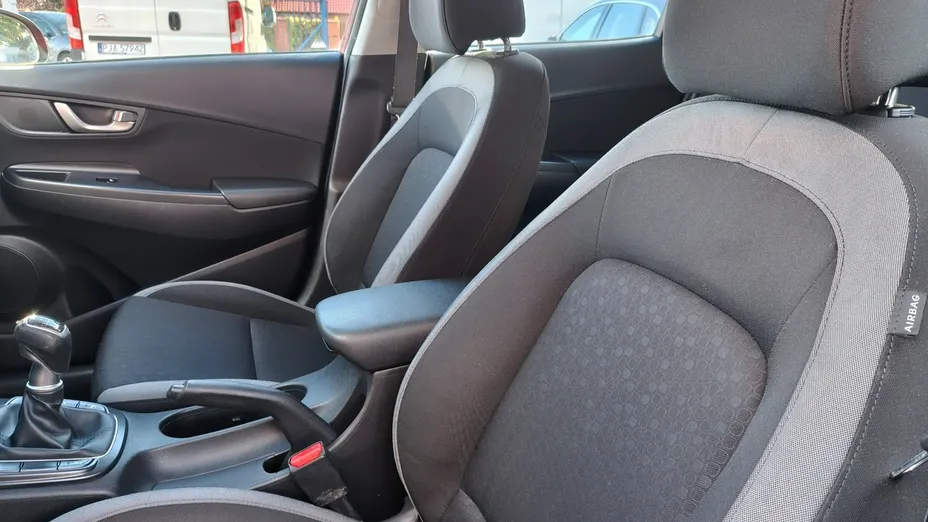 HYUNDAI Kona -