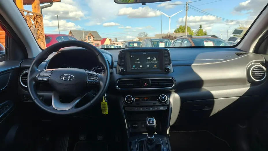 HYUNDAI Kona -