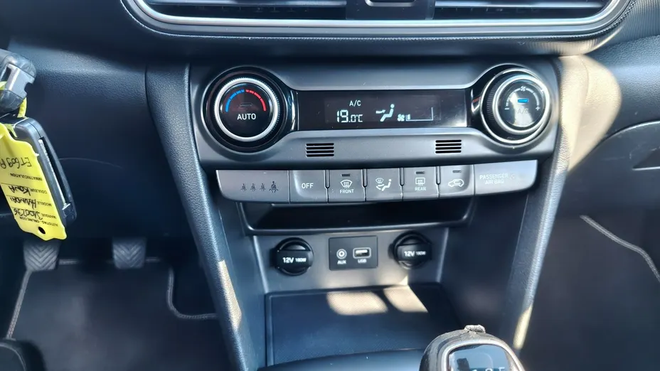 HYUNDAI Kona -