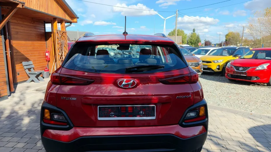 HYUNDAI Kona -