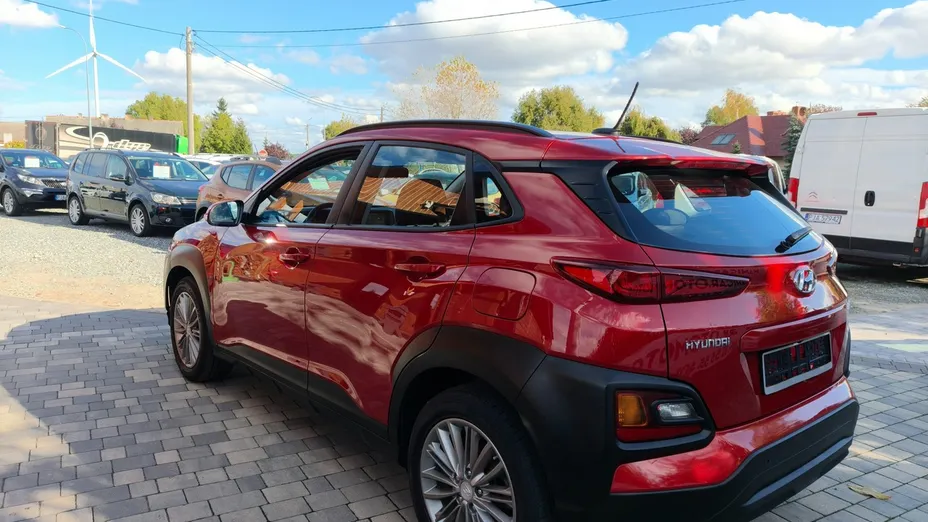 HYUNDAI Kona -