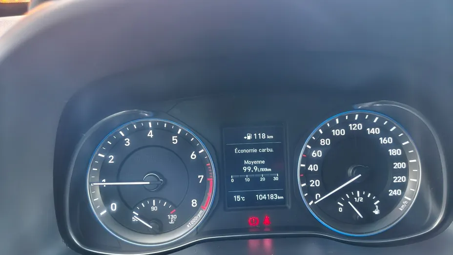 HYUNDAI Kona -