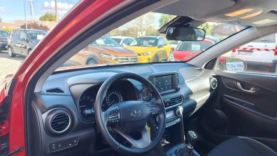 HYUNDAI Kona -