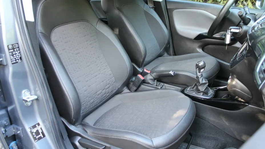 OPEL Corsa -