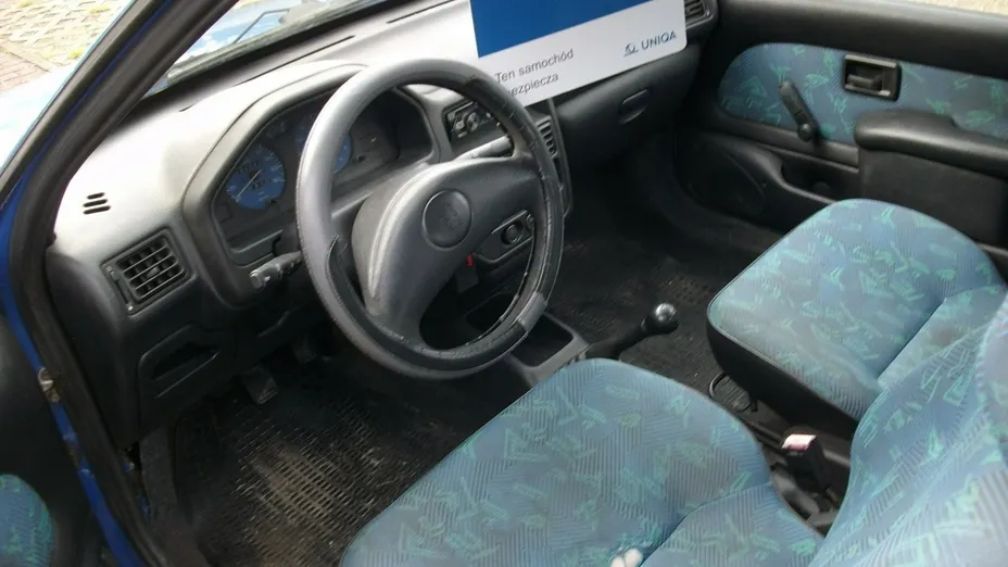 PEUGEOT 106 -