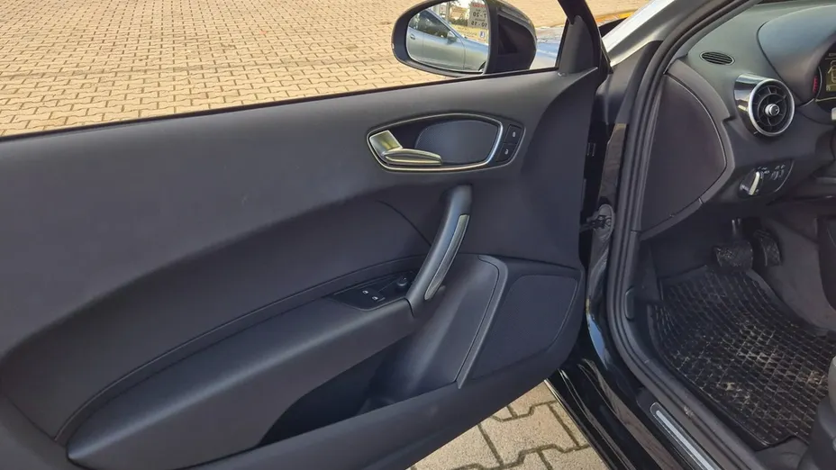 AUDI A1 -