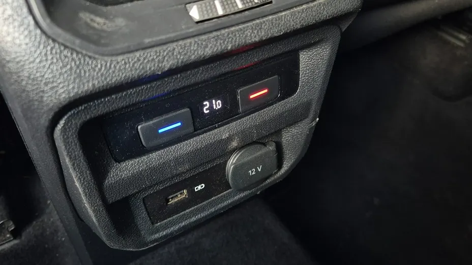 VOLKSWAGEN Tiguan -