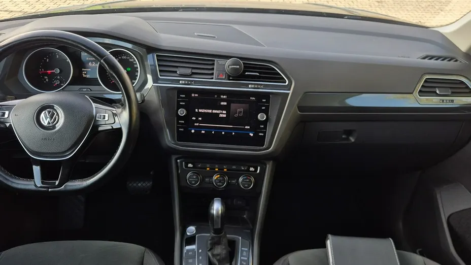 VOLKSWAGEN Tiguan -
