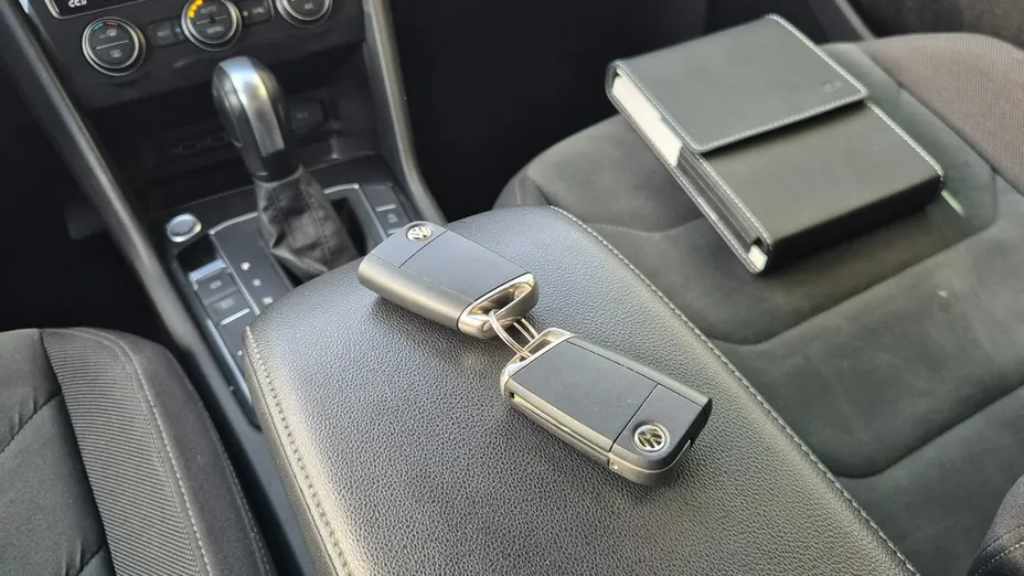 VOLKSWAGEN Tiguan -