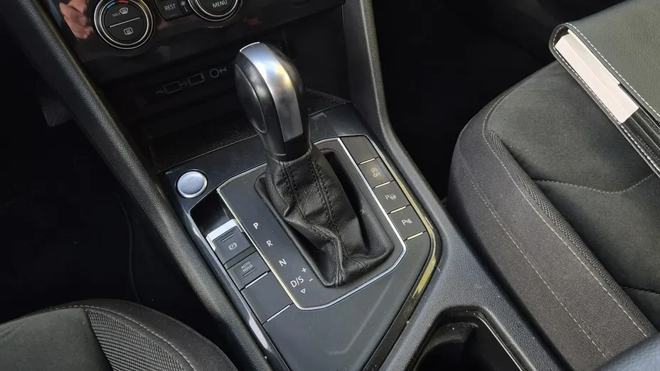 VOLKSWAGEN Tiguan -