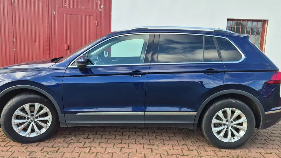 VOLKSWAGEN Tiguan -