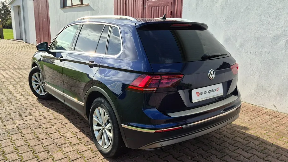 VOLKSWAGEN Tiguan -