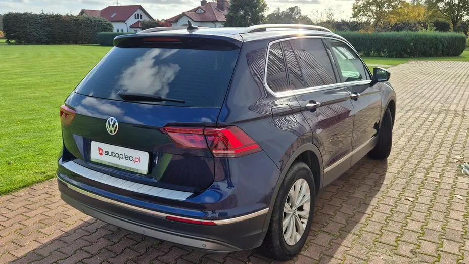 VOLKSWAGEN Tiguan -