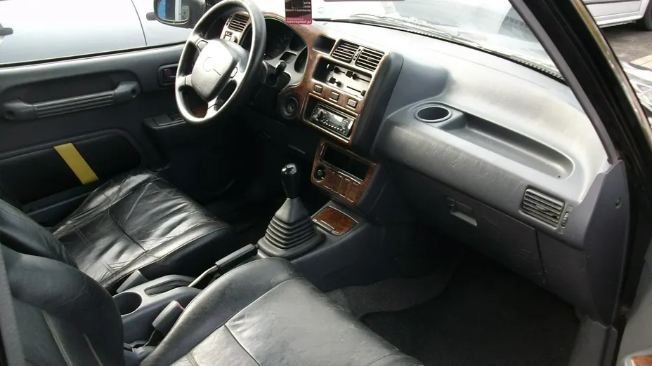 TOYOTA RAV4 -