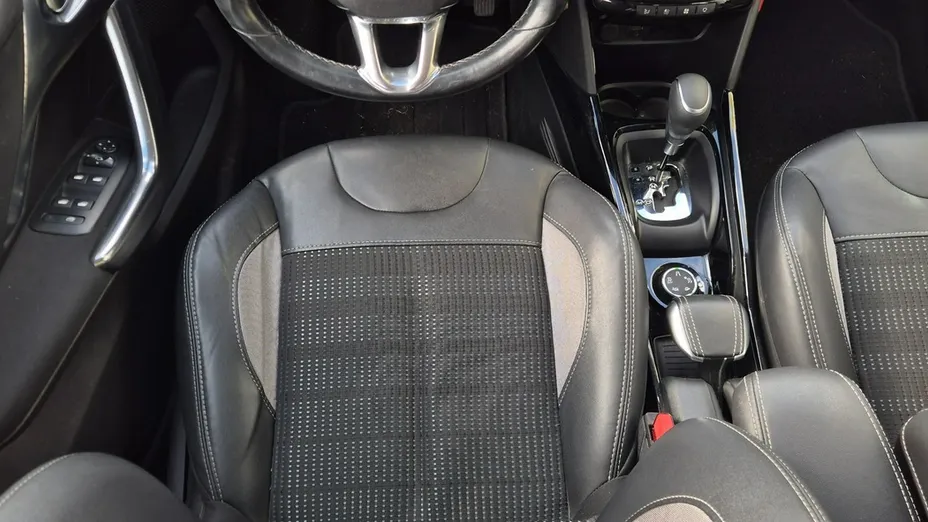 PEUGEOT 2008 -