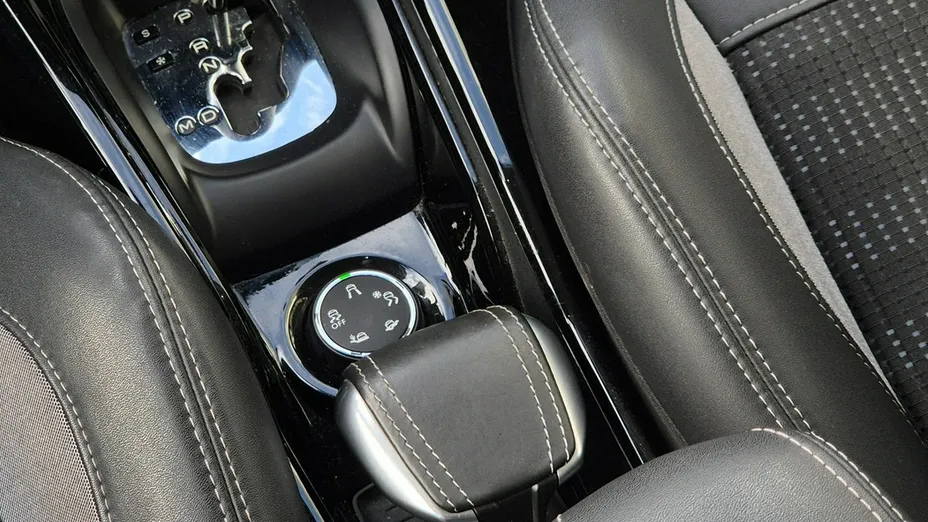PEUGEOT 2008 -