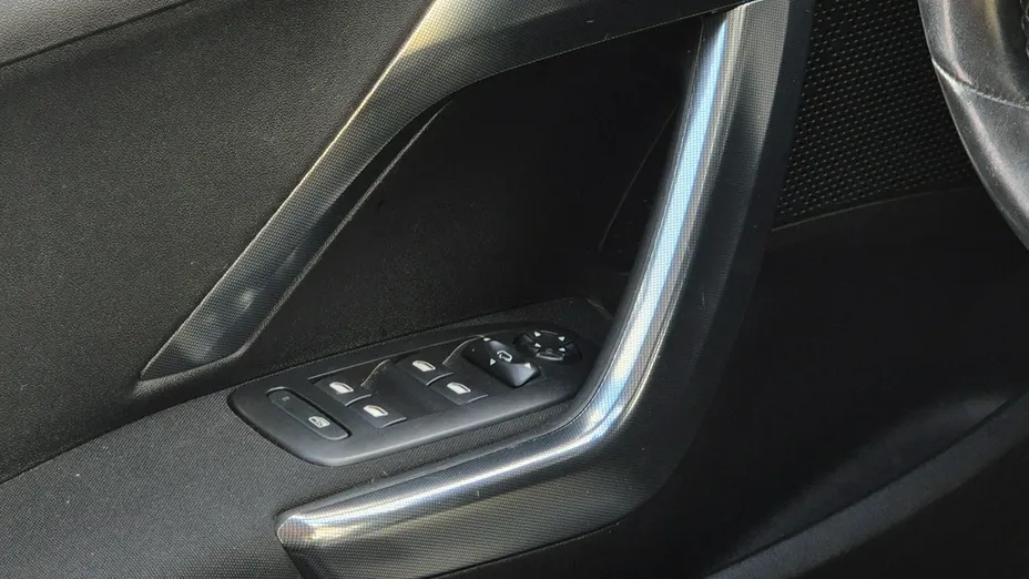 PEUGEOT 2008 -