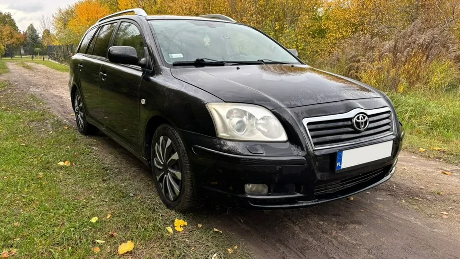 TOYOTA Avensis -