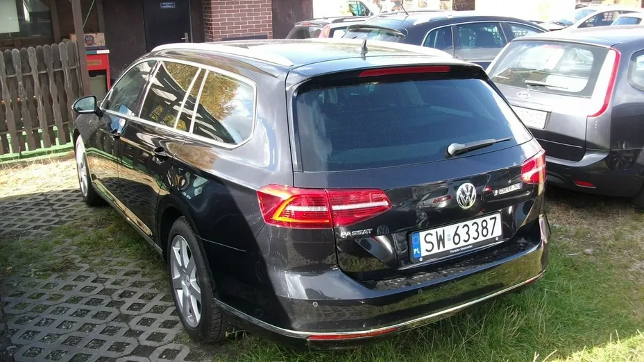 VOLKSWAGEN Passat -