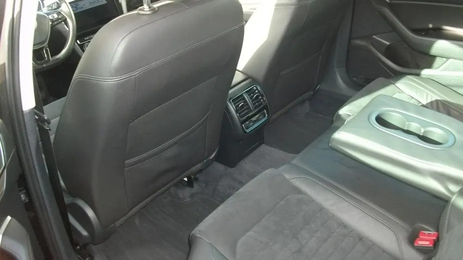 VOLKSWAGEN Passat -