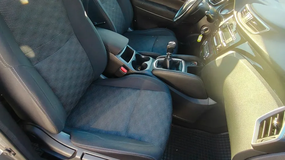 NISSAN Qashqai -