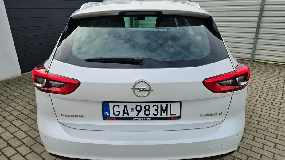 OPEL Insignia -