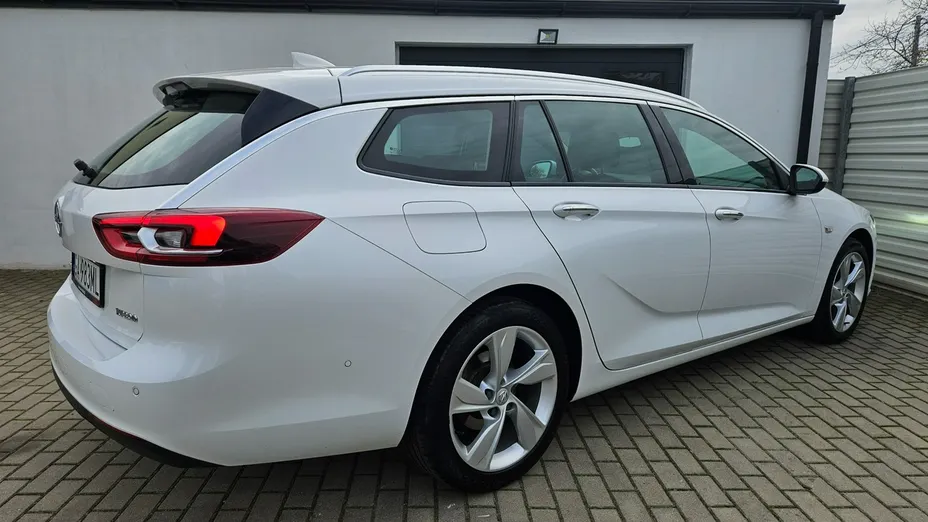 OPEL Insignia -