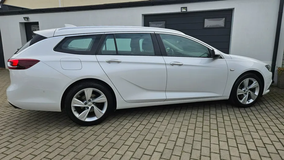 OPEL Insignia -