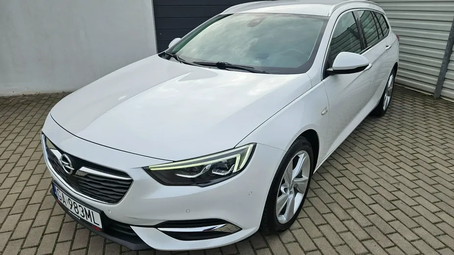 OPEL Insignia -