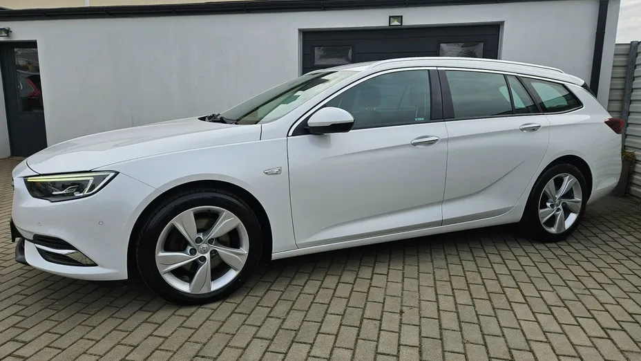 OPEL Insignia -